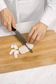 Приготовление блюда по рецепту - Куриная грудка с зеленой спаржей. Шаг 2